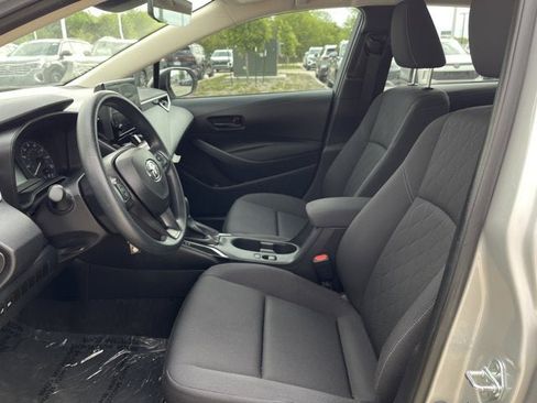 Used 2025 Toyota Corolla LE FWD image 13