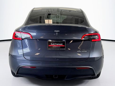Used 2022 Tesla Model Y Long Range AWD/4WD image 6