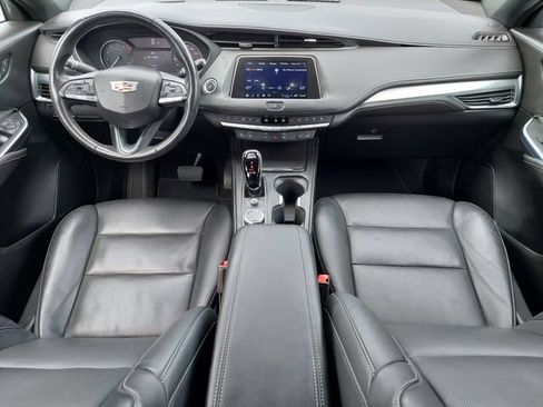 Used 2023 Cadillac XT4 Premium Luxury FWD image 2