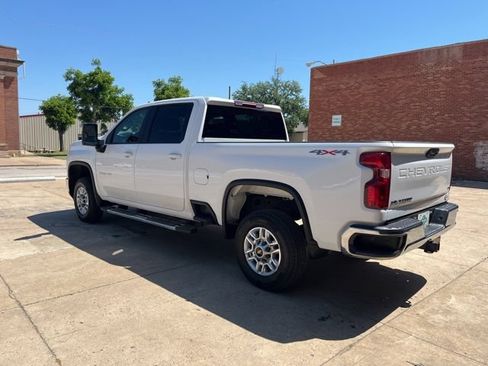 Used 2025 Chevrolet Silverado 2500 LT w/ Convenience Package AWD/4WD image 3