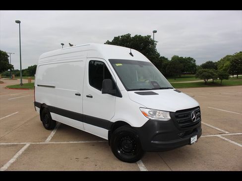 Used 2025 Mercedes-Benz Sprinter 2500 image 1
