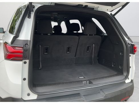 Certified 2022 Chevrolet Traverse LT FWD image 19