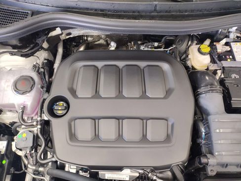 New 2025 Volkswagen Tiguan SE image 6