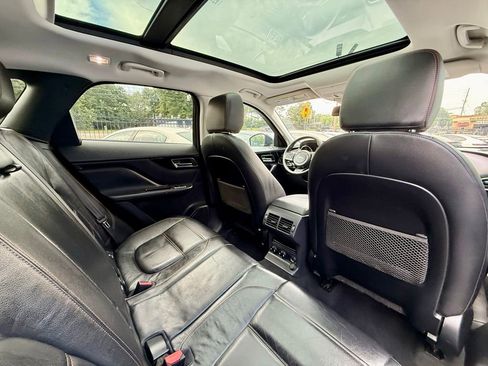 Used 2018 Jaguar F-PACE Prestige AWD/4WD image 32