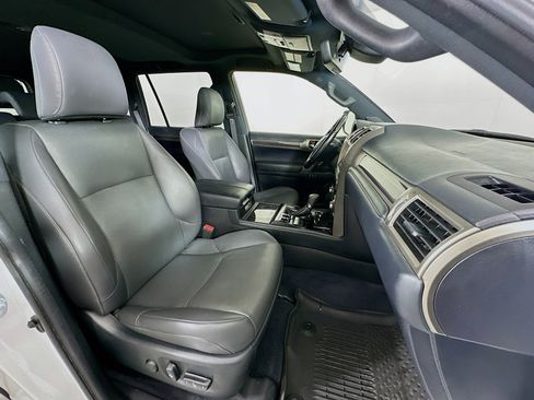 Used 2020 Lexus GX 460 Premium image 33