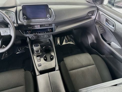 Certified 2024 Nissan Rogue SV image 25