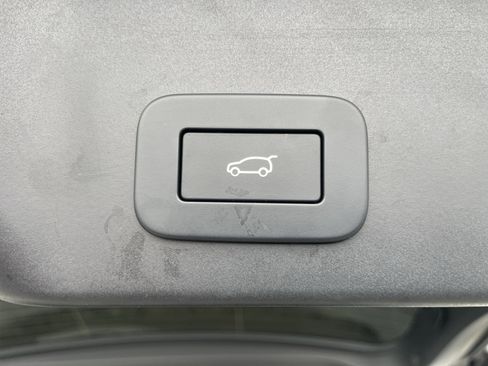 Certified 2024 Land Rover Range Rover Evoque Dynamic SE image 37