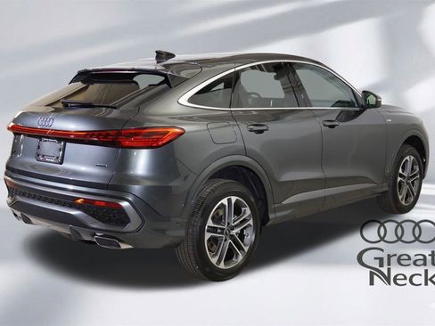 New 2025 Audi Q5 Premium image 9