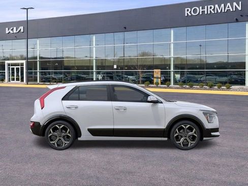 New 2025 Kia Niro SX Touring FWD image 8