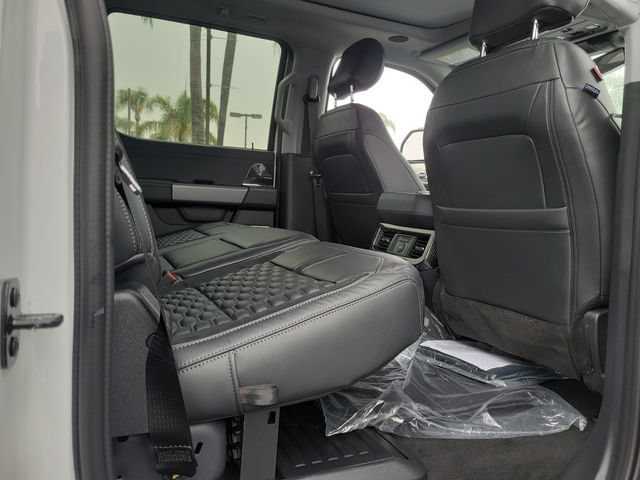 New 2026 Ford F250 Lariat w/ Black Appearance Package AWD/4WD image 18