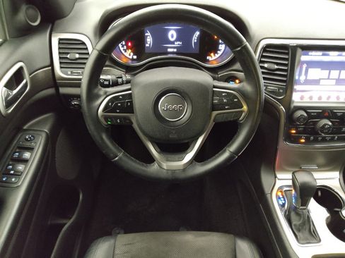 Used 2018 Jeep Grand Cherokee Laredo RWD image 22