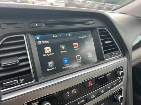 Used 2016 Hyundai Sonata Limited w/ Option Group 04 FWD image 17