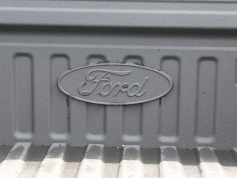 Used 2023 Ford F150 Lightning Platinum AWD/4WD image 23