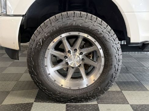 Used 2017 Ford F350 Platinum w/ FX4 4x4 Off Road Package image 31