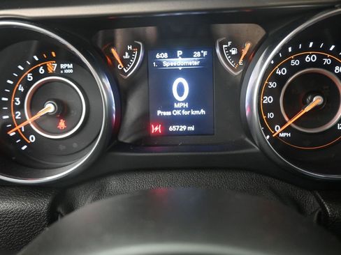 Used 2021 Jeep Wrangler Unlimited Sport AWD/4WD image 14