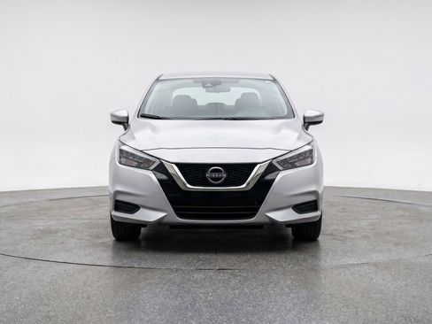 Used 2025 Nissan Versa SV FWD image 2