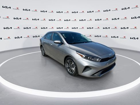Certified 2024 Kia Forte LXS w/ LXS Technology Package FWD image 2