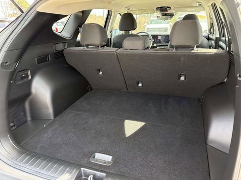 Certified 2025 Hyundai Tucson SE image 8