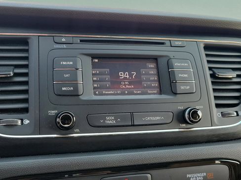 Used 2016 Kia Sedona LX w/ LX Convenience Package FWD image 25