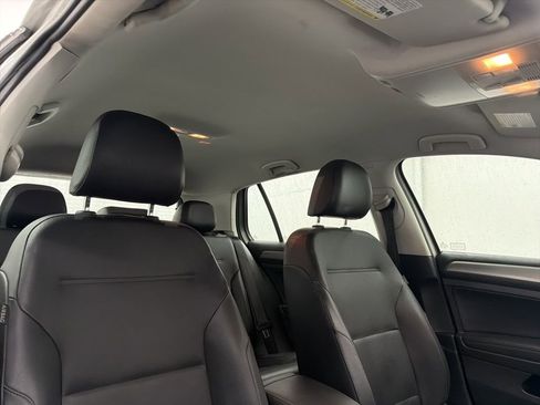 Used 2015 Volkswagen Golf TDI S FWD image 28