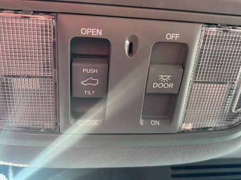Used 2021 Honda CR-V EX image 14