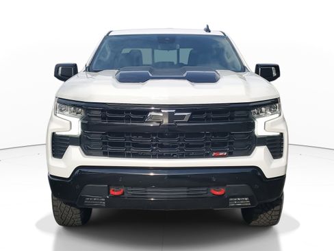 Used 2024 Chevrolet Silverado 1500 LT Trail Boss w/ Convenience Package II image 2