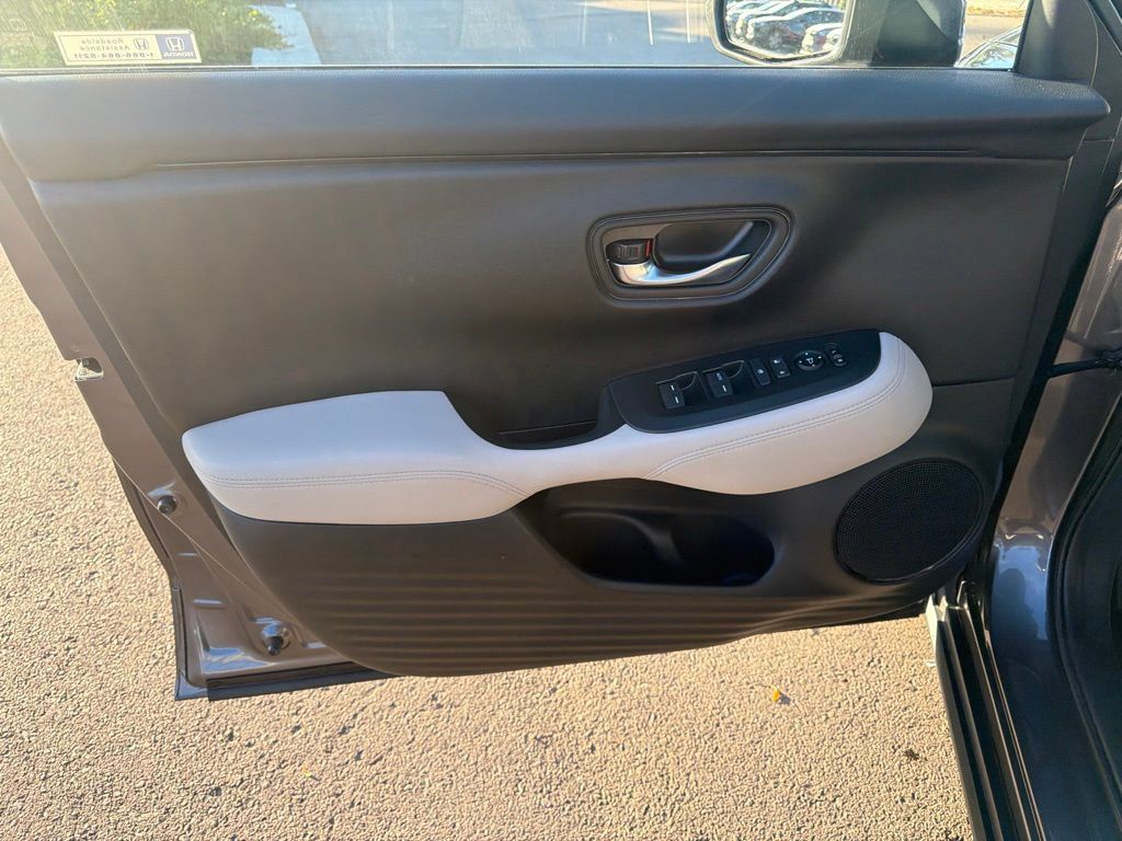 Used 2024 Honda HR-V LX image 23