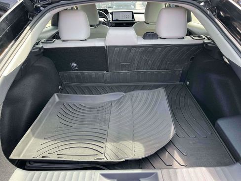 Used 2023 Toyota Prius Limited AWD/4WD image 7