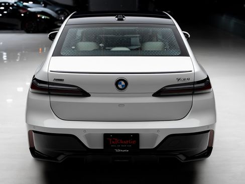 Used 2024 BMW 740i xDrive w/ Executive Package AWD/4WD image 25