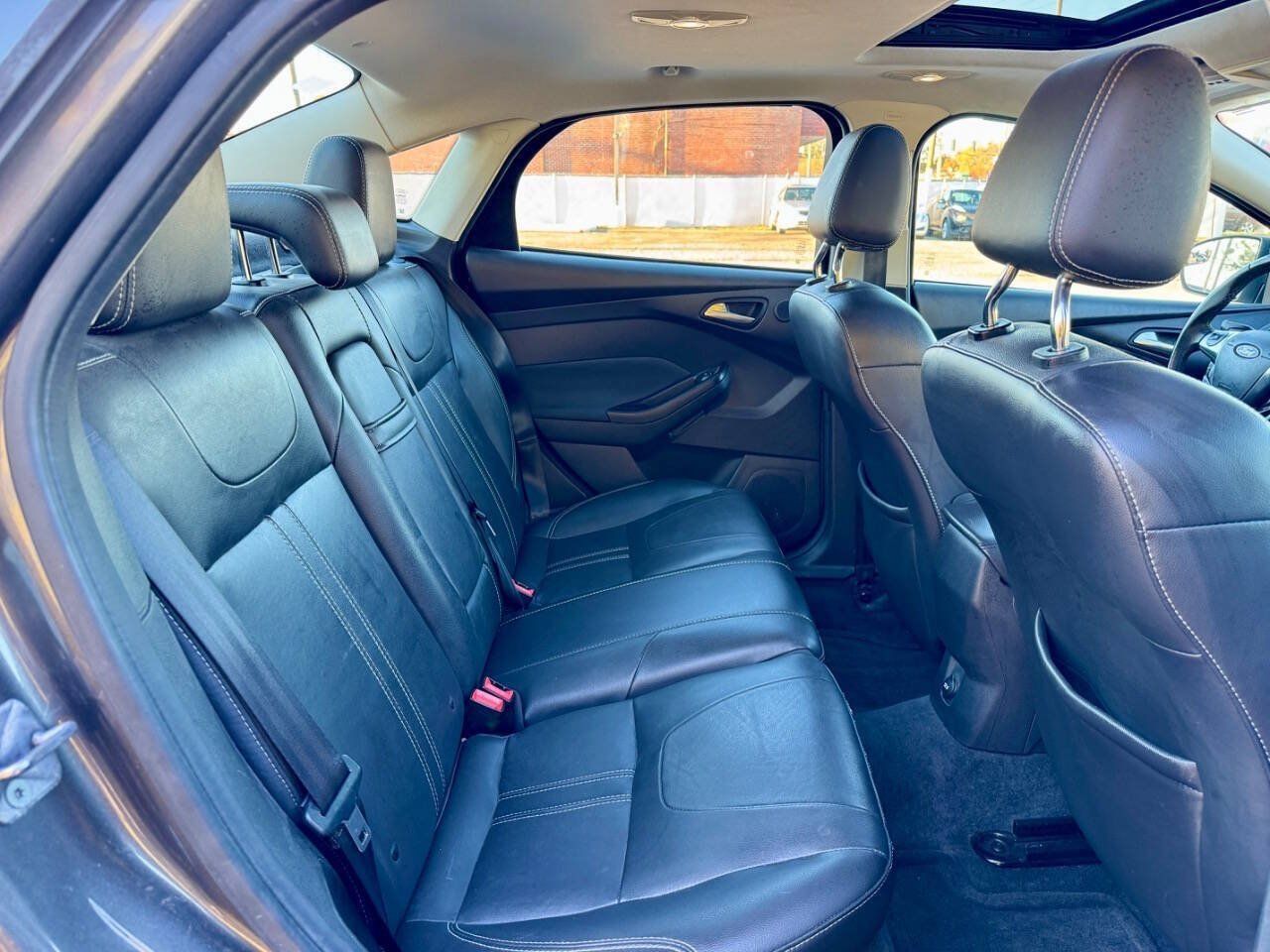 Used 2012 Ford Focus SEL FWD image 15