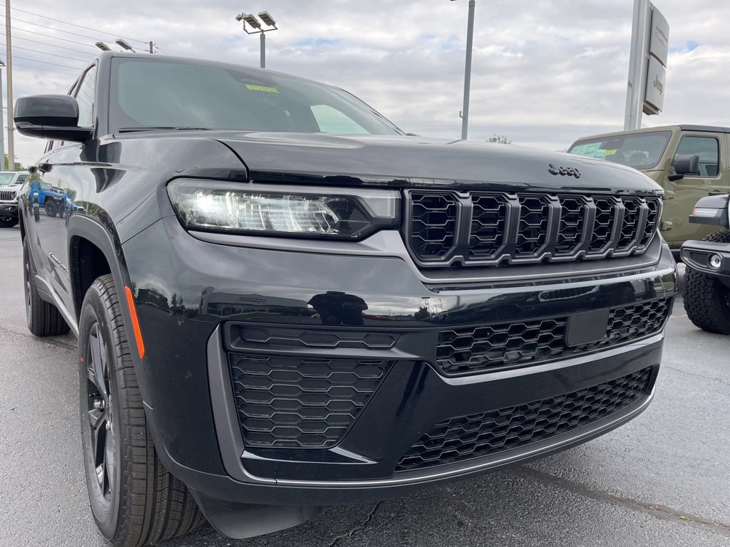 New 2026 Jeep Grand Cherokee Altitude AWD/4WD image 48