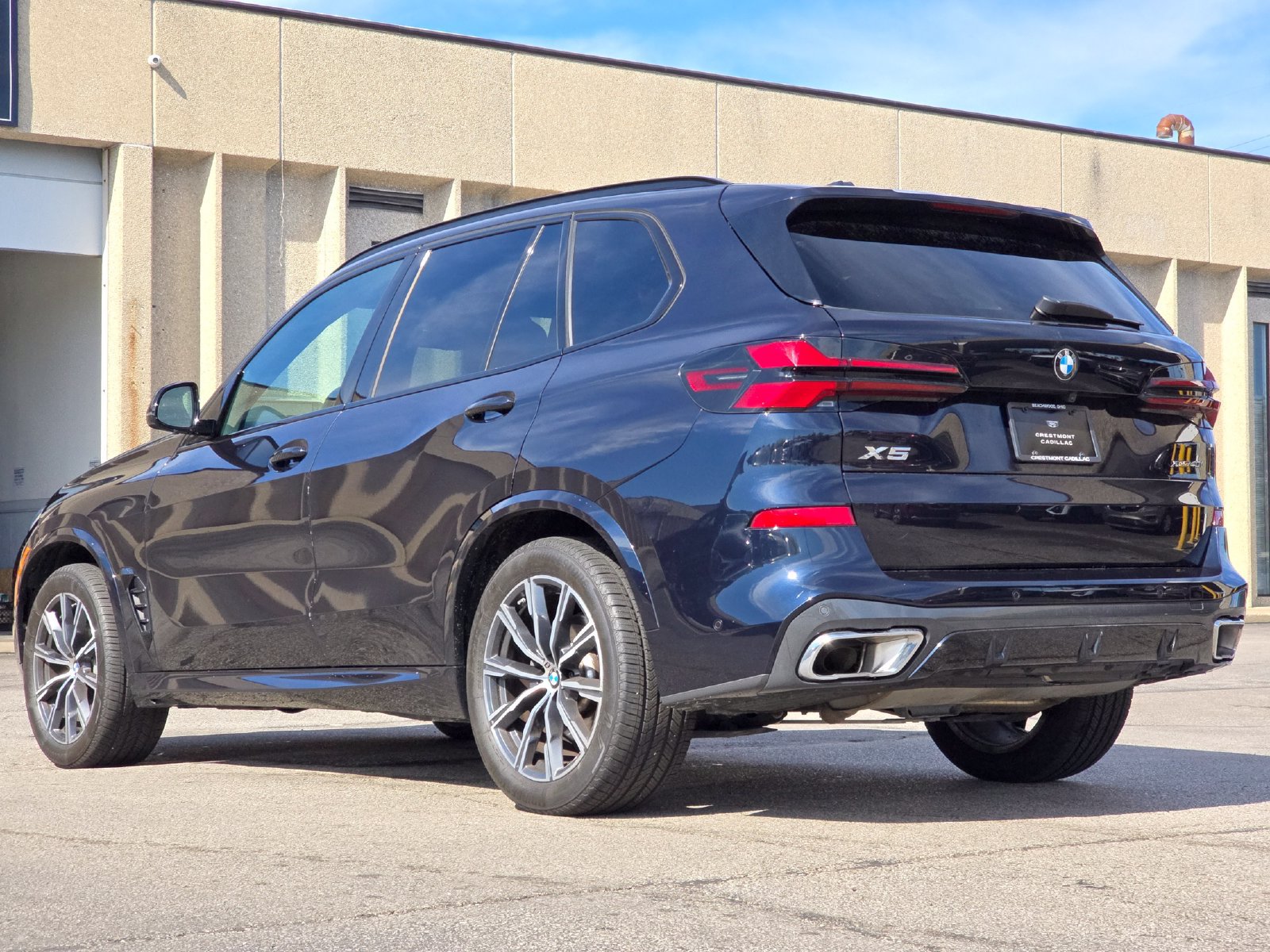 Used 2024 BMW X5 xDrive40i w/ M Sport Package AWD/4WD image 18