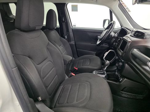 Used 2020 Jeep Renegade Latitude w/ Cold Weather Group AWD/4WD image 10