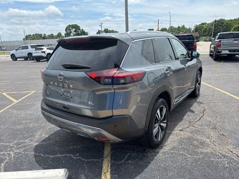 Used 2023 Nissan Rogue SL FWD image 7