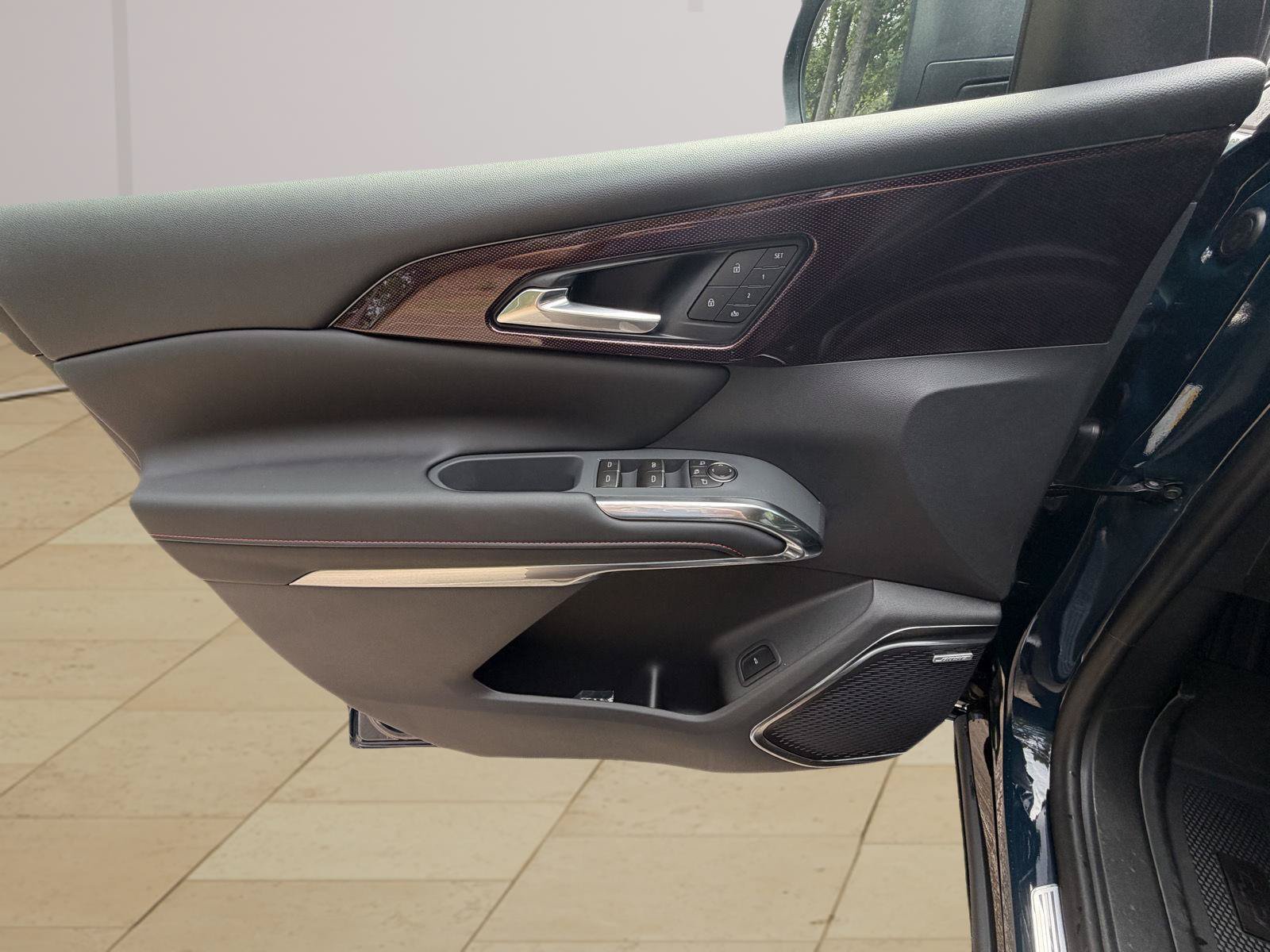Used 2027 Chevrolet Traverse RS w/ LPO, Floor Liner Package FWD image 14