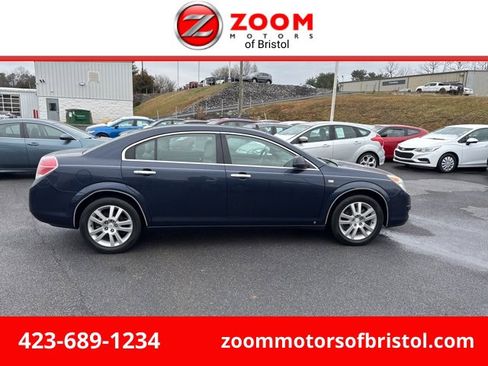 Used 2009 Saturn Aura XR image 1