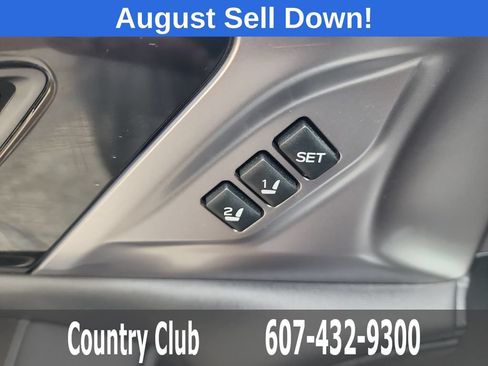 Used 2025 Subaru Outback Limited AWD/4WD image 13
