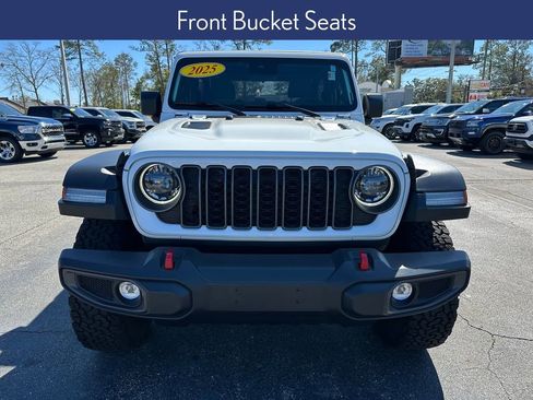 Used 2025 Jeep Wrangler Rubicon image 17