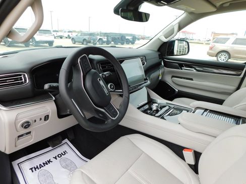 New 2024 Jeep Wagoneer 4WD w/ Premium Group I image 12