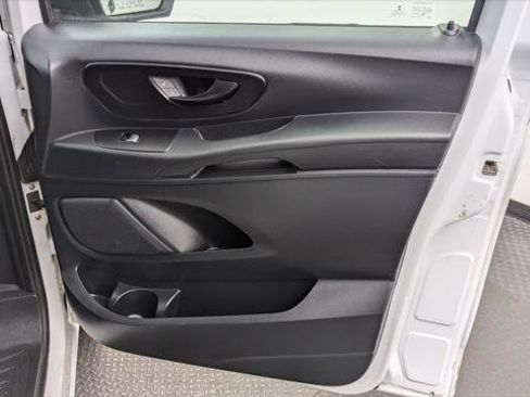 Used 2020 Mercedes-Benz Metris image 21