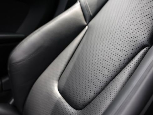 Used 2023 Porsche 911 Carrera 4S w/ Sport Package image 30