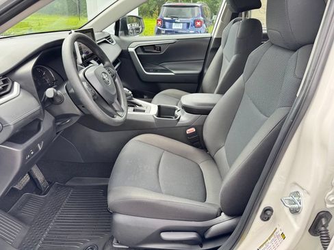 Used 2025 Toyota RAV4 LE FWD image 17
