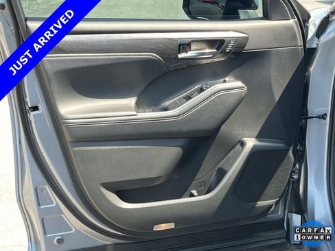 Used 2021 Toyota Highlander Platinum AWD/4WD image 30