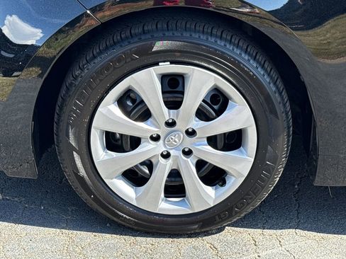 Used 2025 Toyota Corolla LE image 11