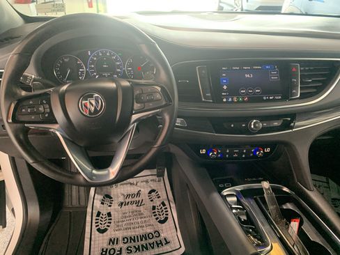 Used 2023 Buick Enclave Premium FWD image 18