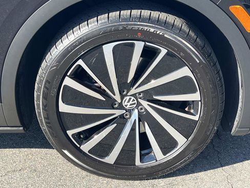 Certified 2023 Volkswagen ID.4 Pro S Plus image 29