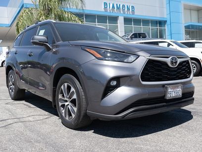 Used 2024 Toyota Highlander XLE