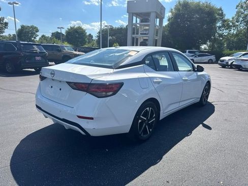 Used 2025 Nissan Sentra SV FWD image 4