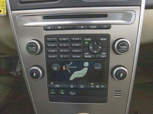 Used 2010 Volvo XC60 T6 image 23