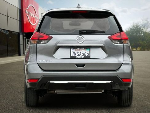 Used 2017 Nissan Rogue S FWD image 8